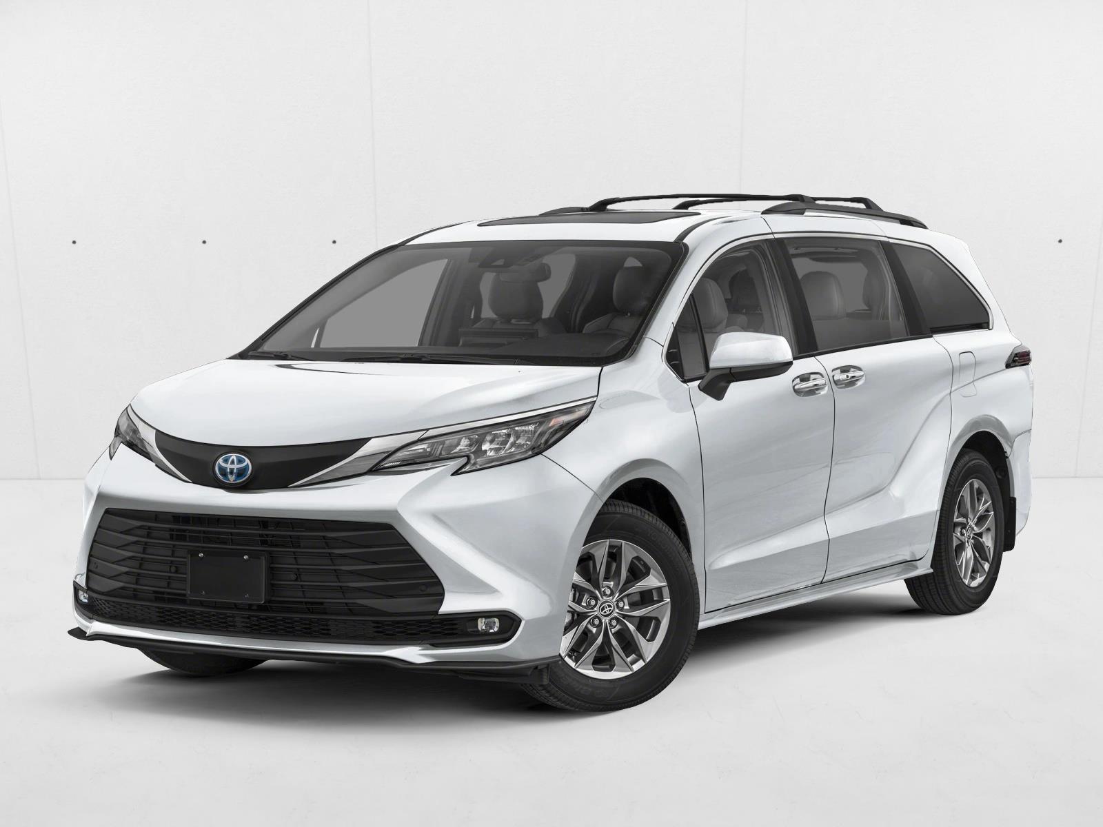 2026 Toyota Sienna XLE's photo