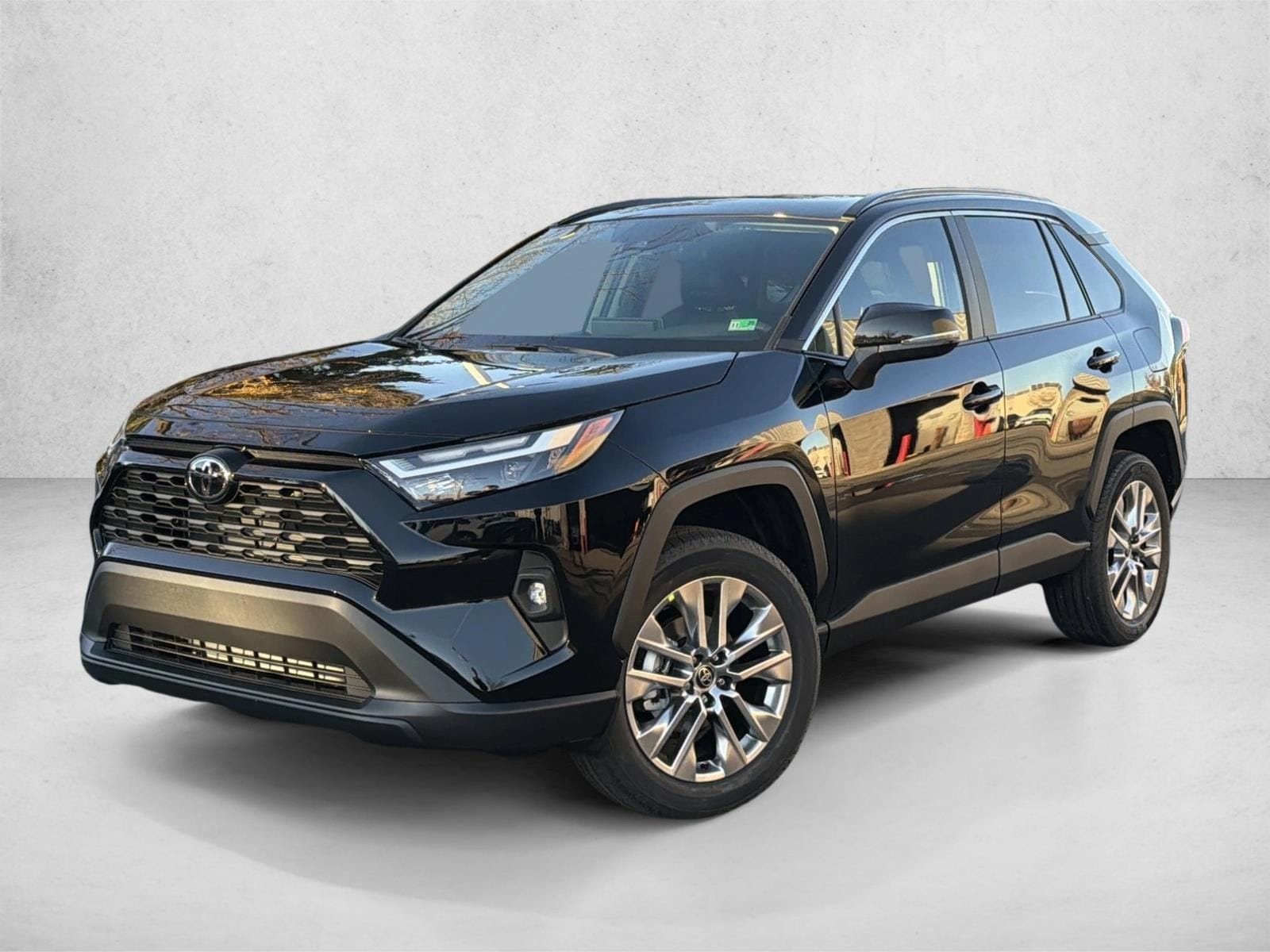2025 Toyota RAV4 XLE Premium's photo