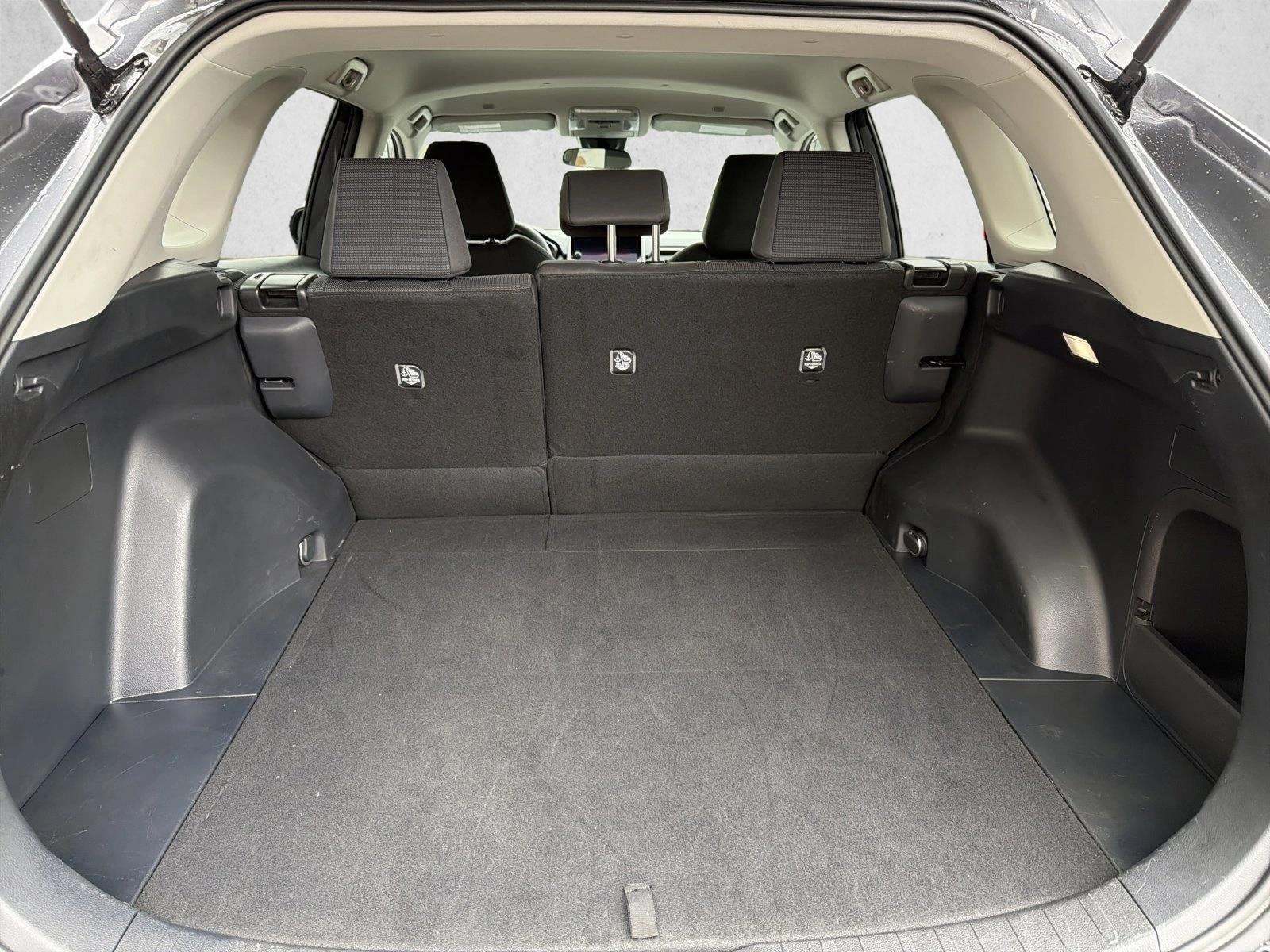 2025 Toyota RAV4 LE - Photo 25