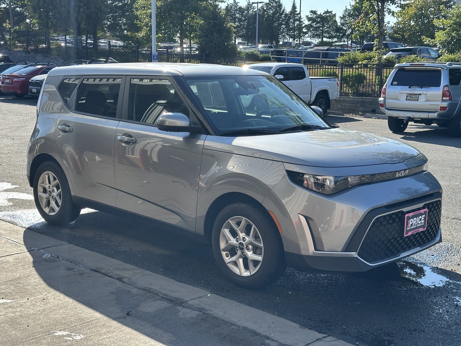 2024 Kia Soul LX photo 3