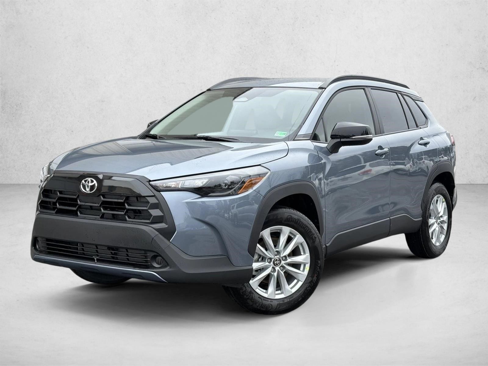 2026 Toyota Corolla Cross LE's photo