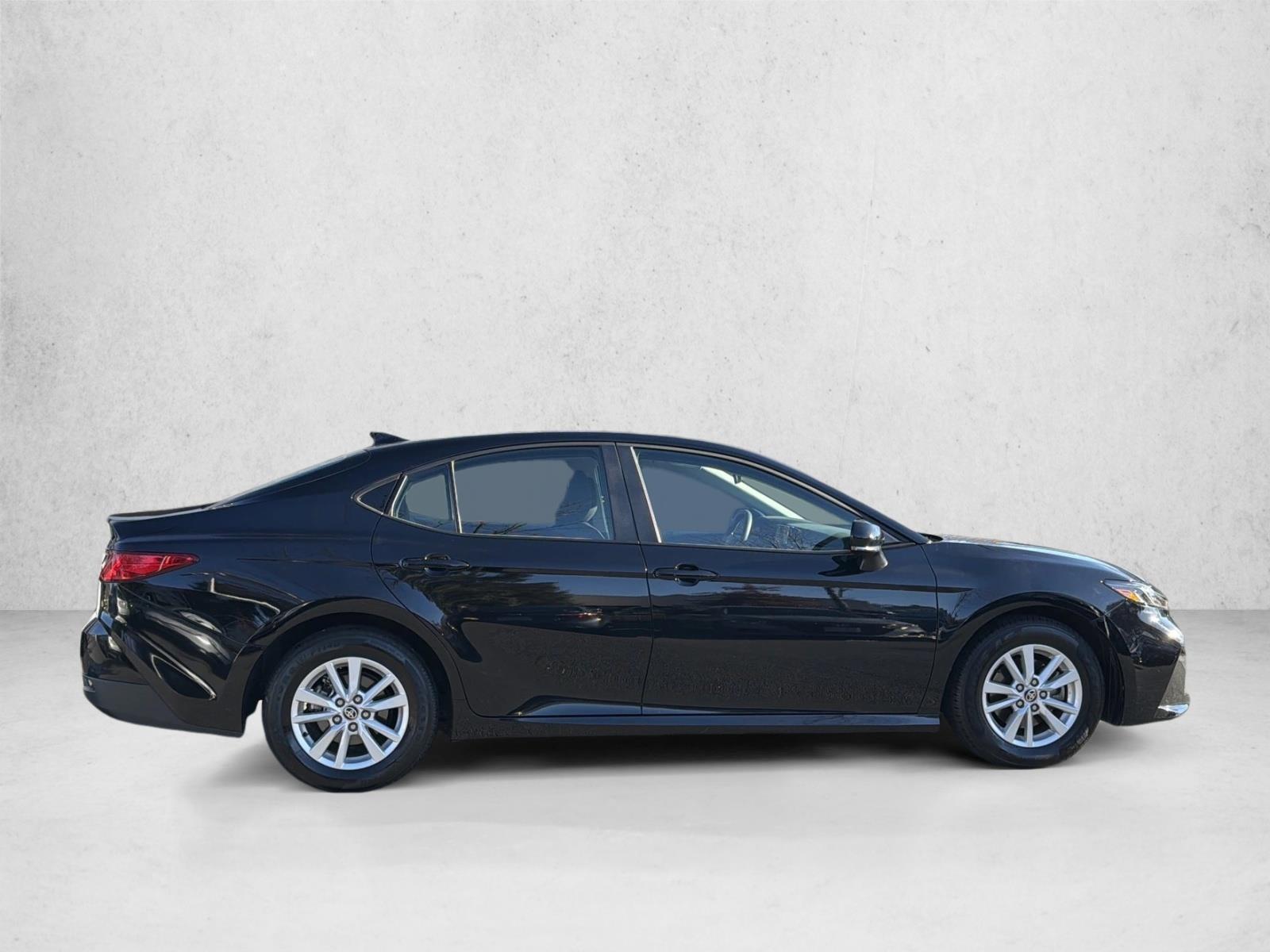 2025 Toyota Camry LE photo 4