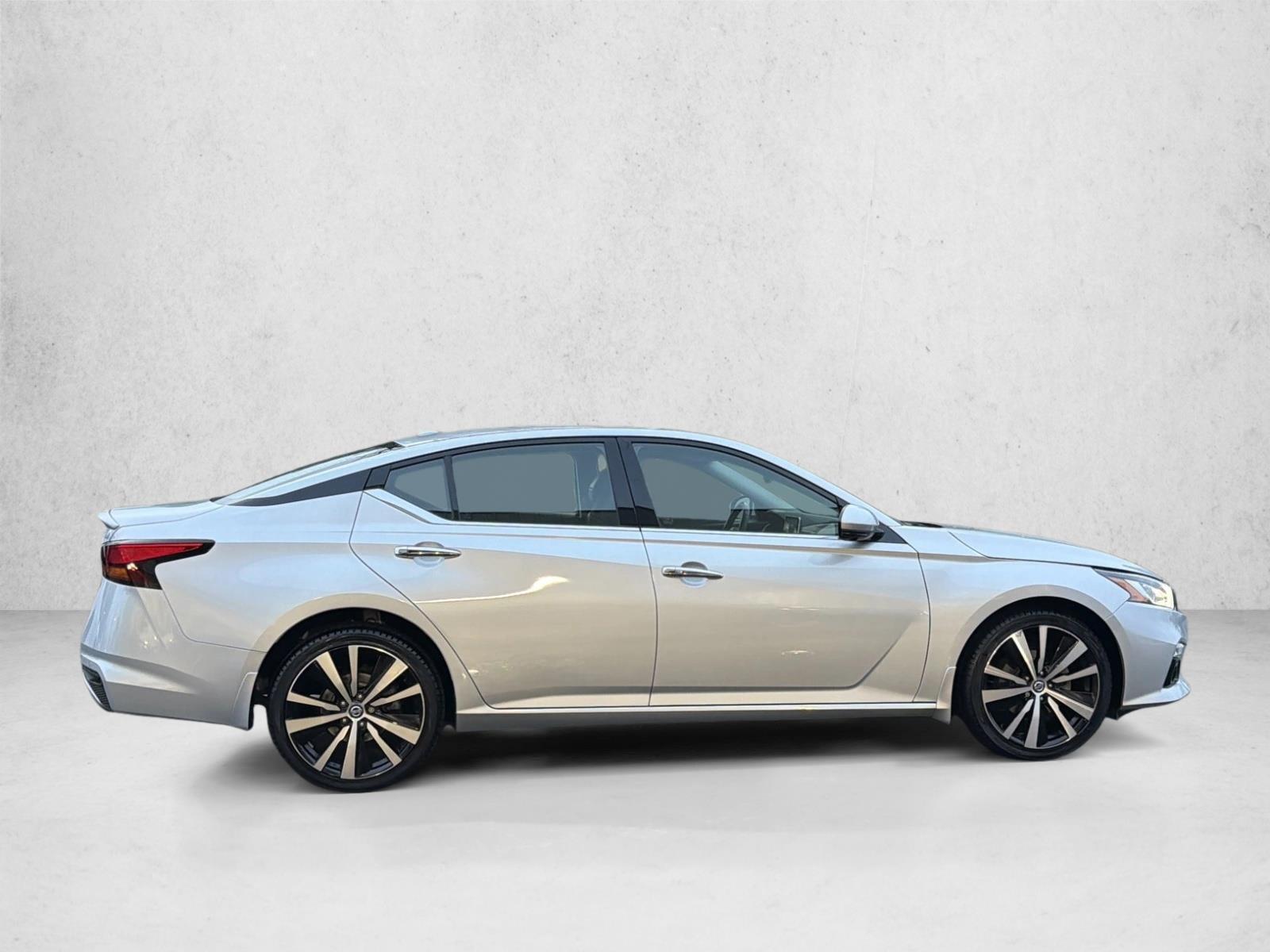 2019 Nissan Altima 2.5 Platinum photo 4