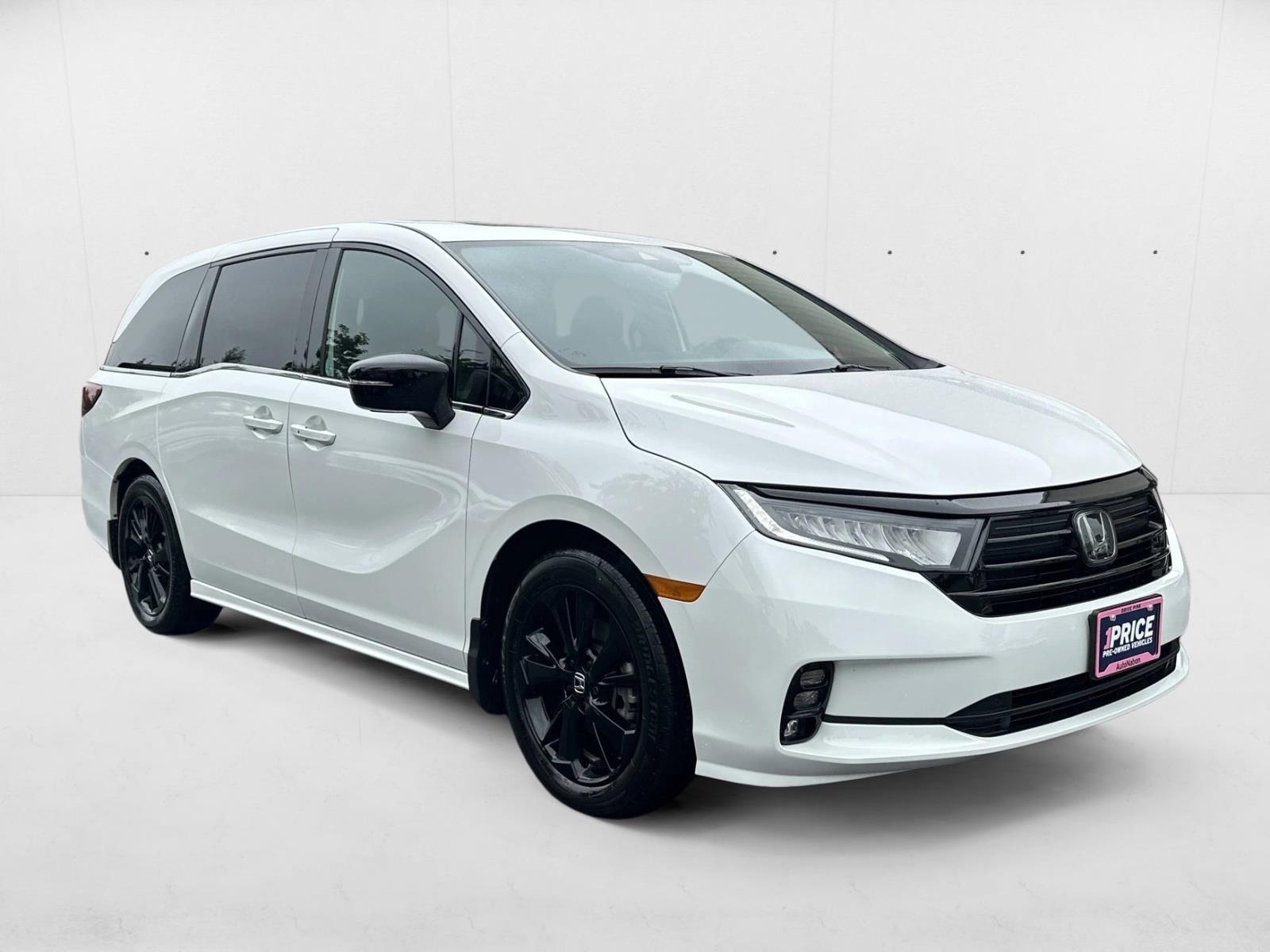 2024 Honda Odyssey Sport photo 3