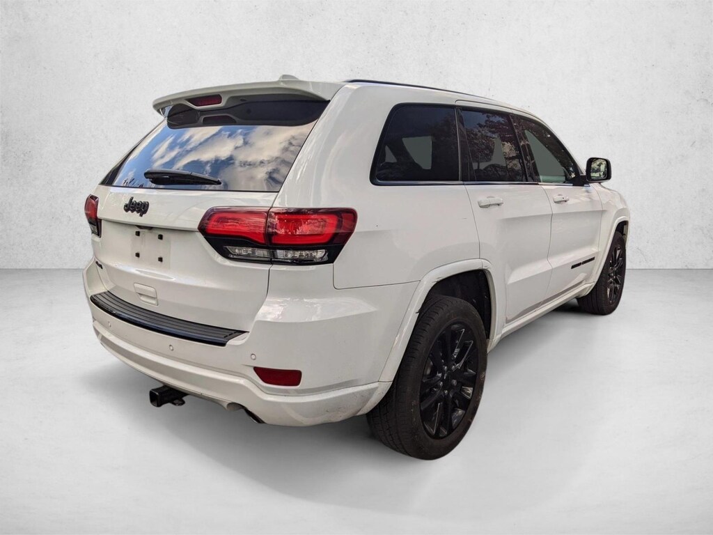 Used 2018 Jeep Grand Cherokee Laredo 4x4 SUV