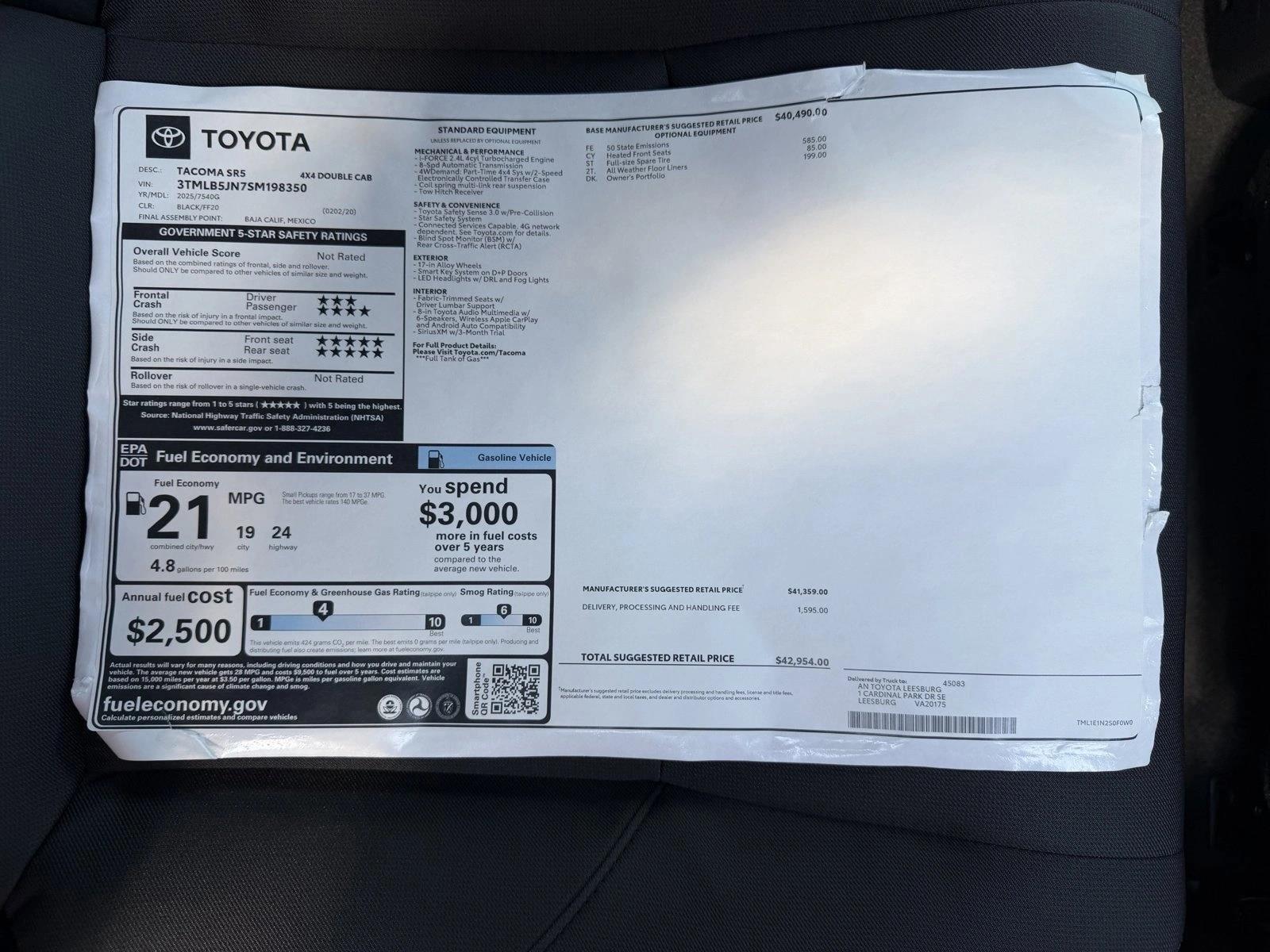 2025 Toyota Tacoma SR5 - Photo 23