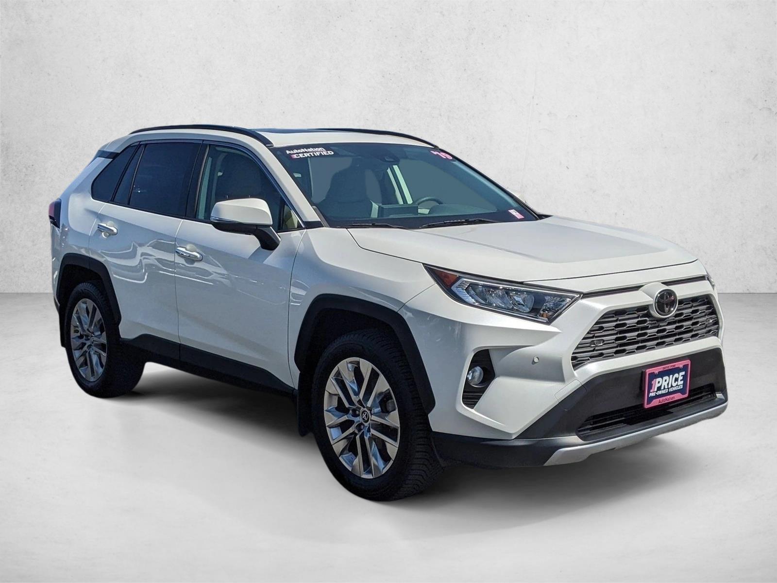 2019 Toyota RAV4 Limited photo 3