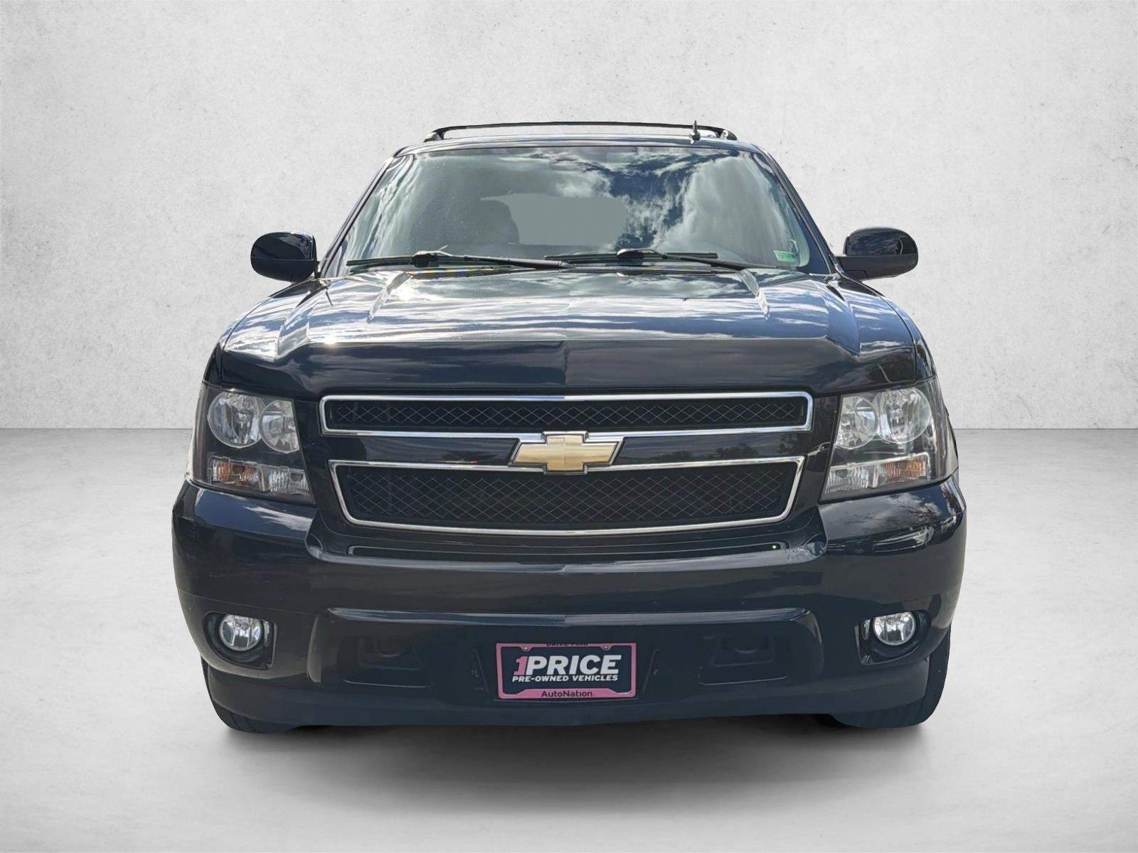 2009 Chevrolet Avalanche LT photo 2