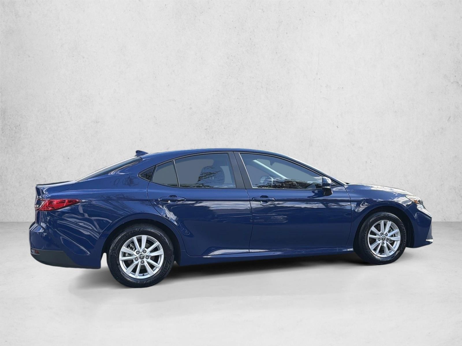 2025 Toyota Camry LE photo 4