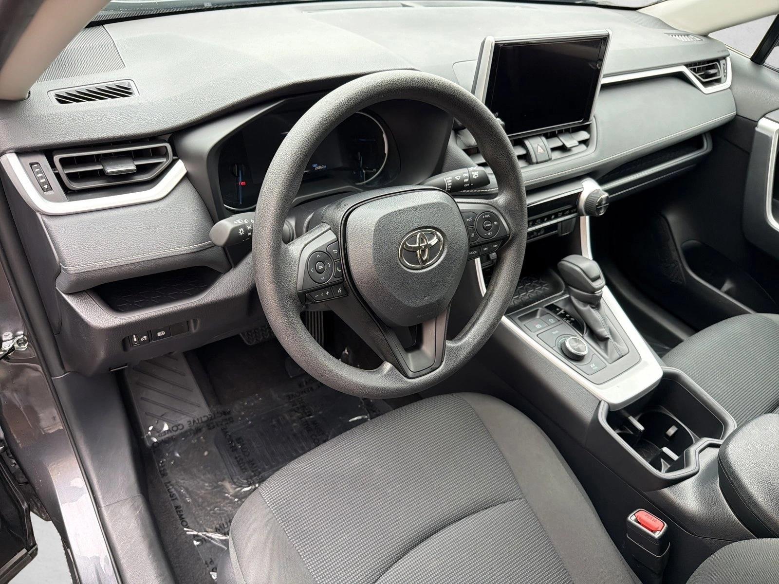 2025 Toyota RAV4 LE - Photo 13