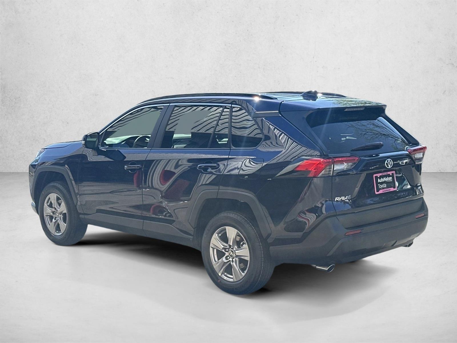 2025 Toyota RAV4 XLE photo 2