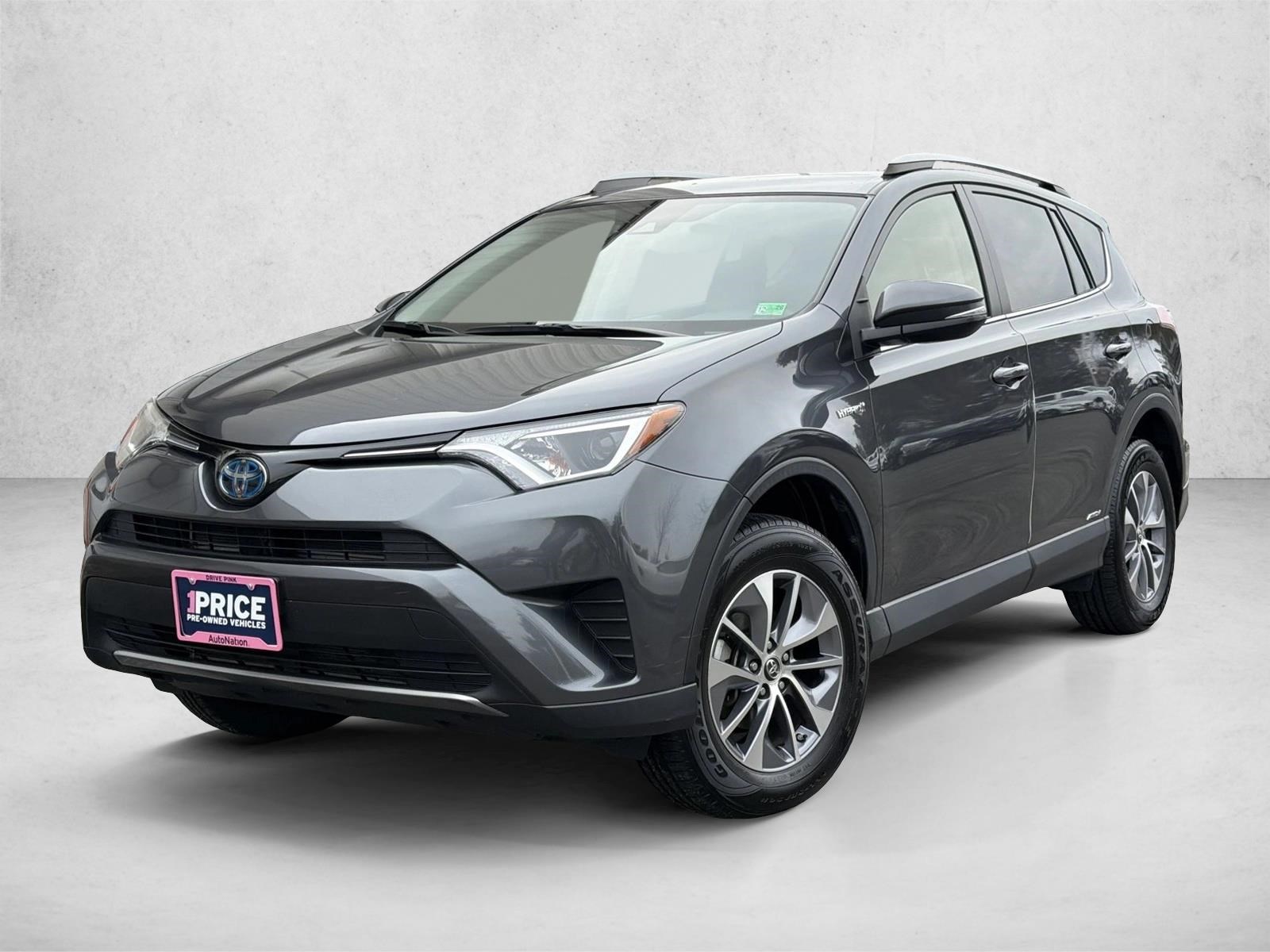 2018 Toyota RAV4 LE's photo