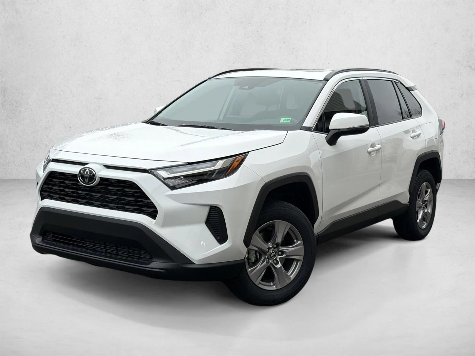 2025 Toyota RAV4 XLE's photo