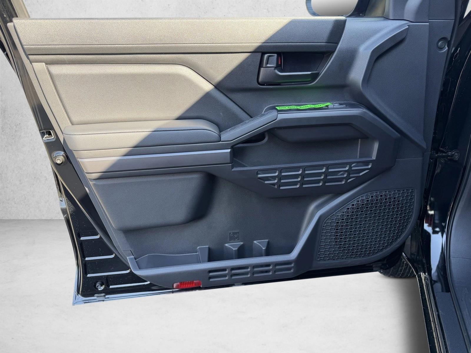 2025 Toyota Tacoma SR5 - Photo 10