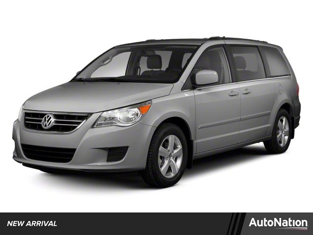 2012 Volkswagen Routan's photo