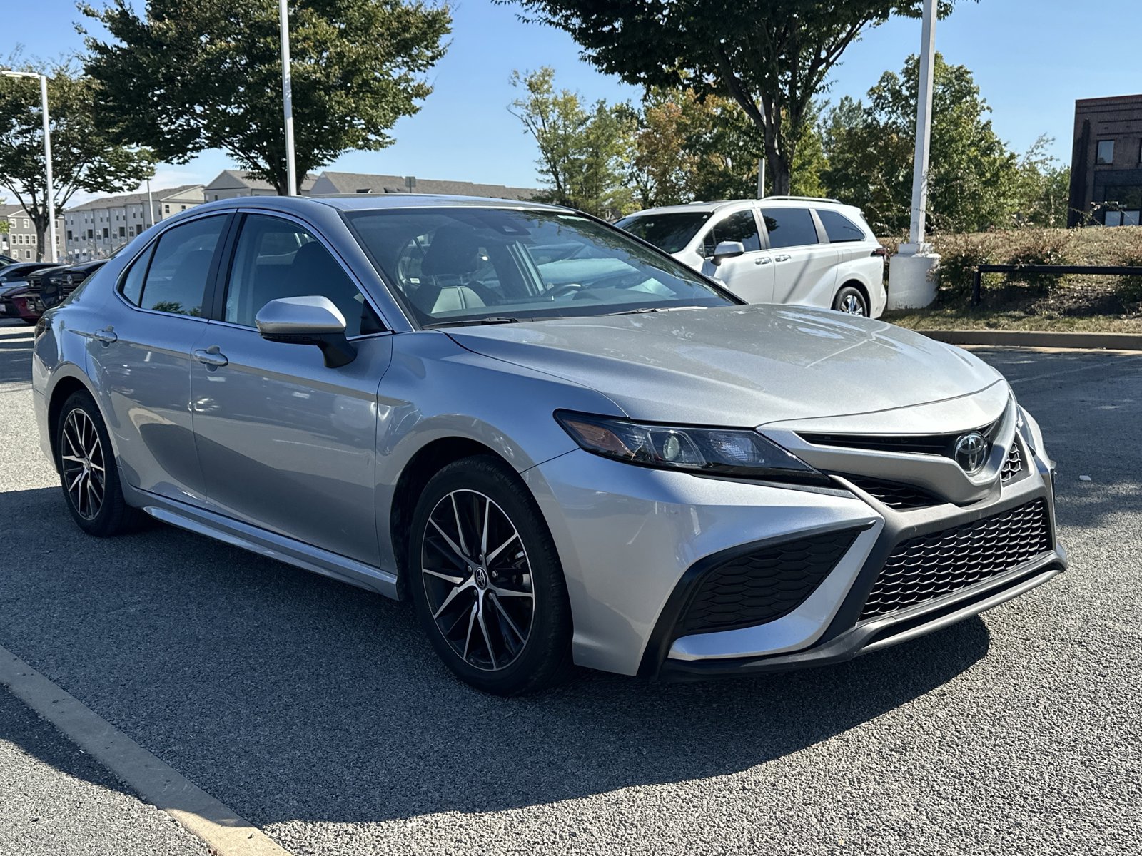 2024 Toyota Camry SE photo 3