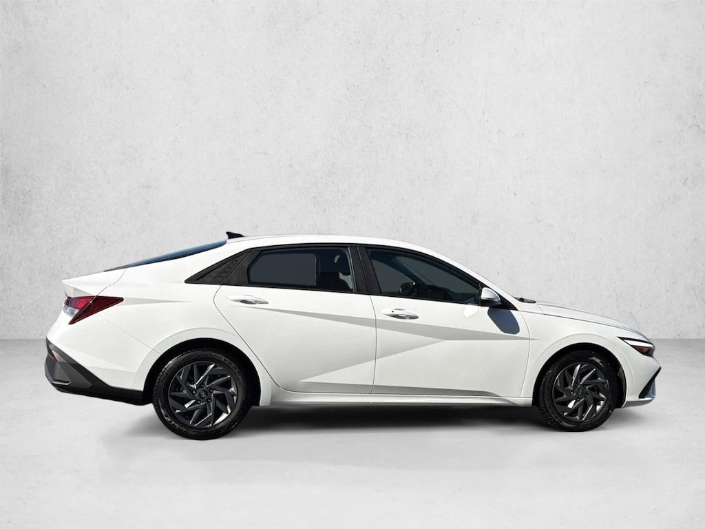 Used 2024 Hyundai Elantra SEL Sedan