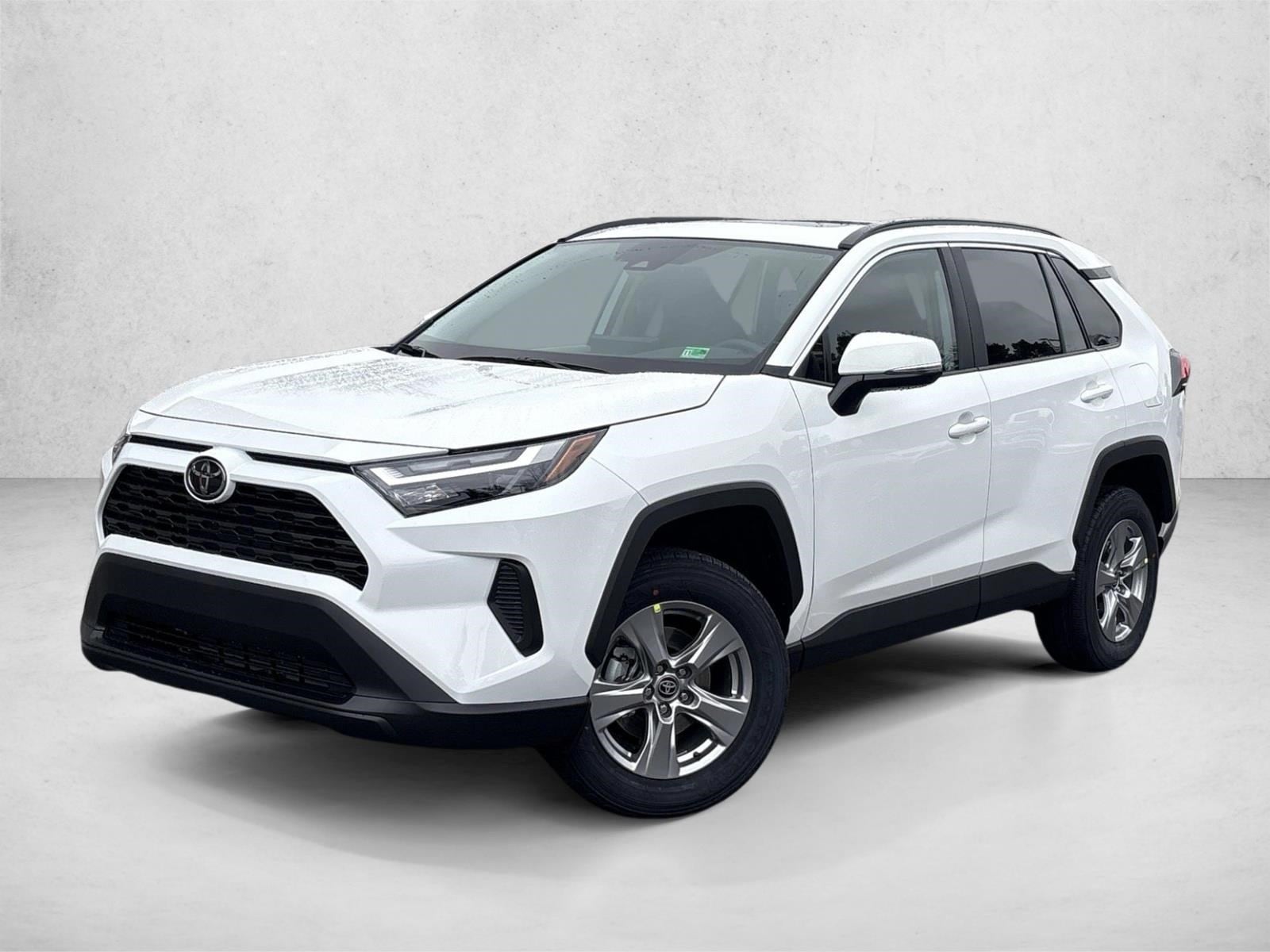 2025 Toyota RAV4 XLE's photo