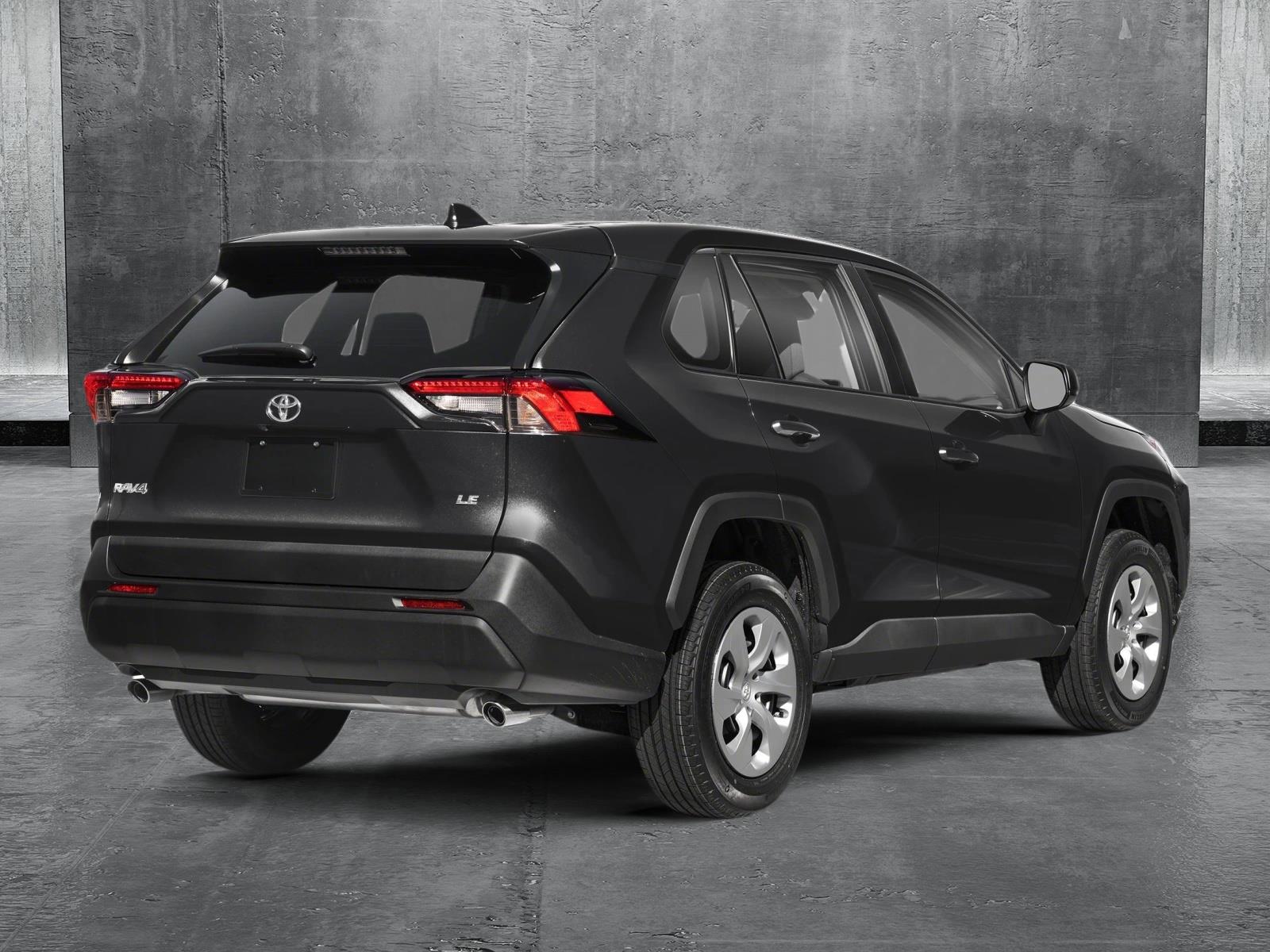 Toyota RAV4 LE photo 2