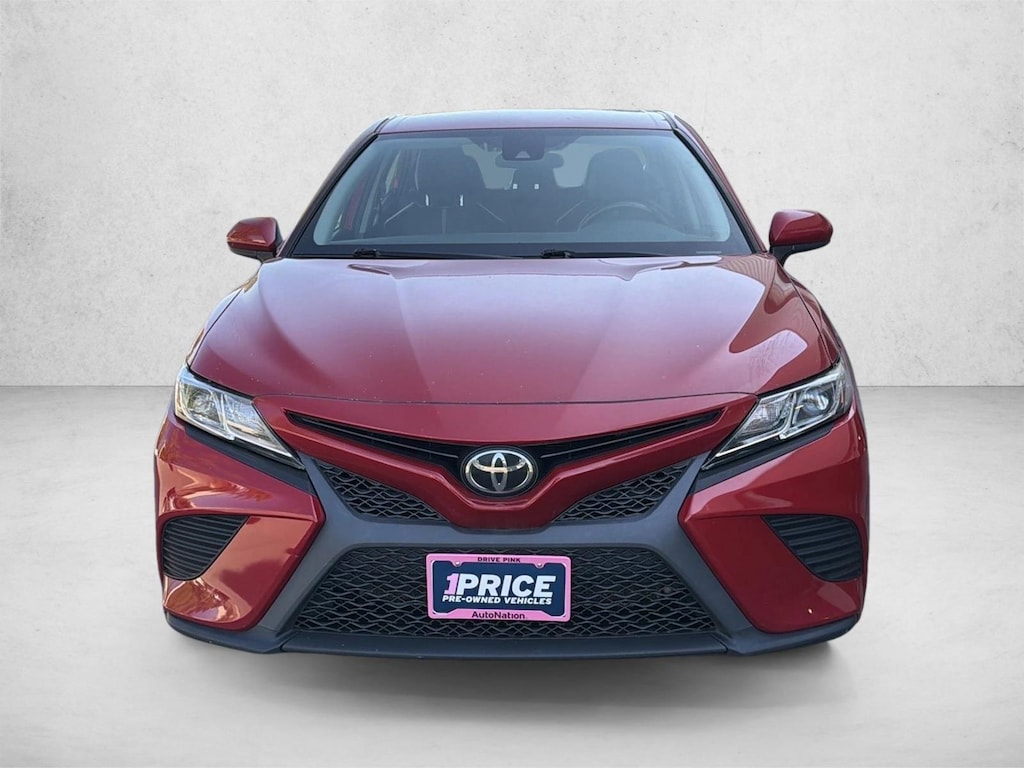 Used 2020 Toyota Camry SE Sedan