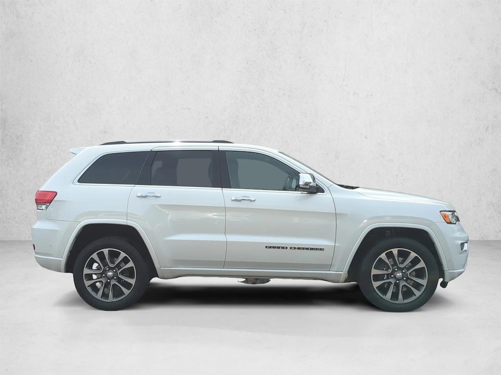 Used 2017 Jeep Grand Cherokee Overland 4x4 SUV