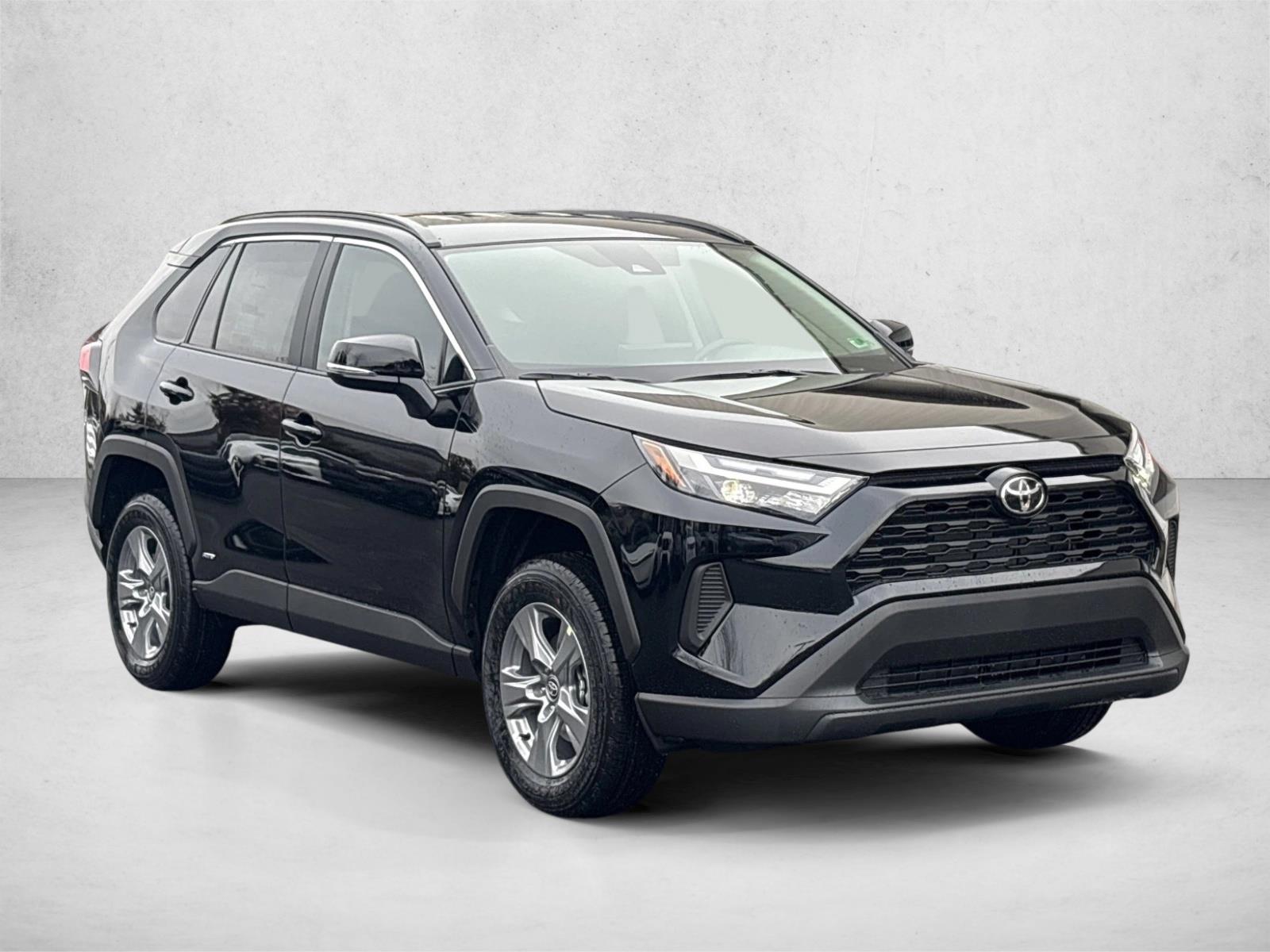 2025 Toyota RAV4 Hybrid LE photo 3