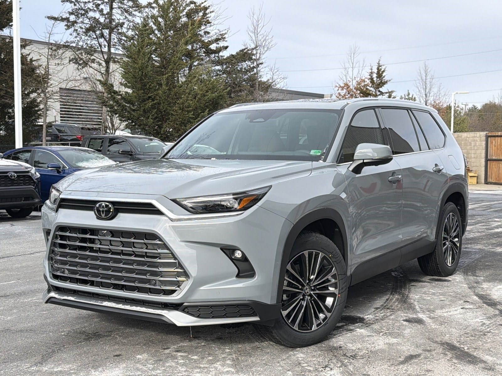 2026 Toyota Grand Highlander Platinum's photo
