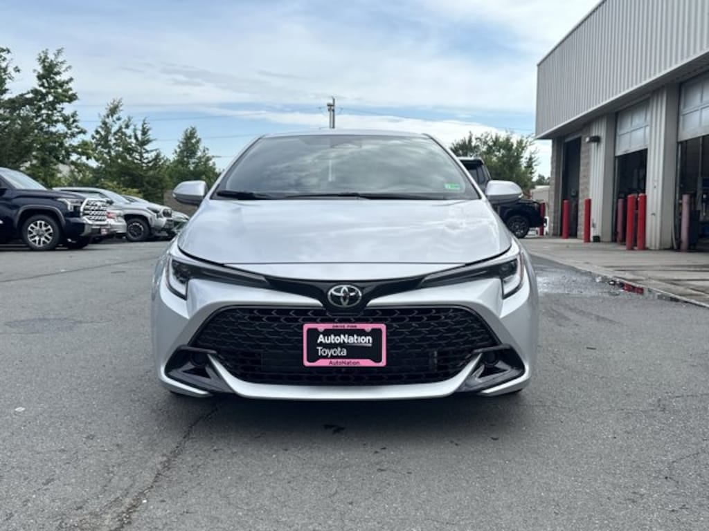 Certified 2025 Toyota Corolla Hatchback SE Hatchback