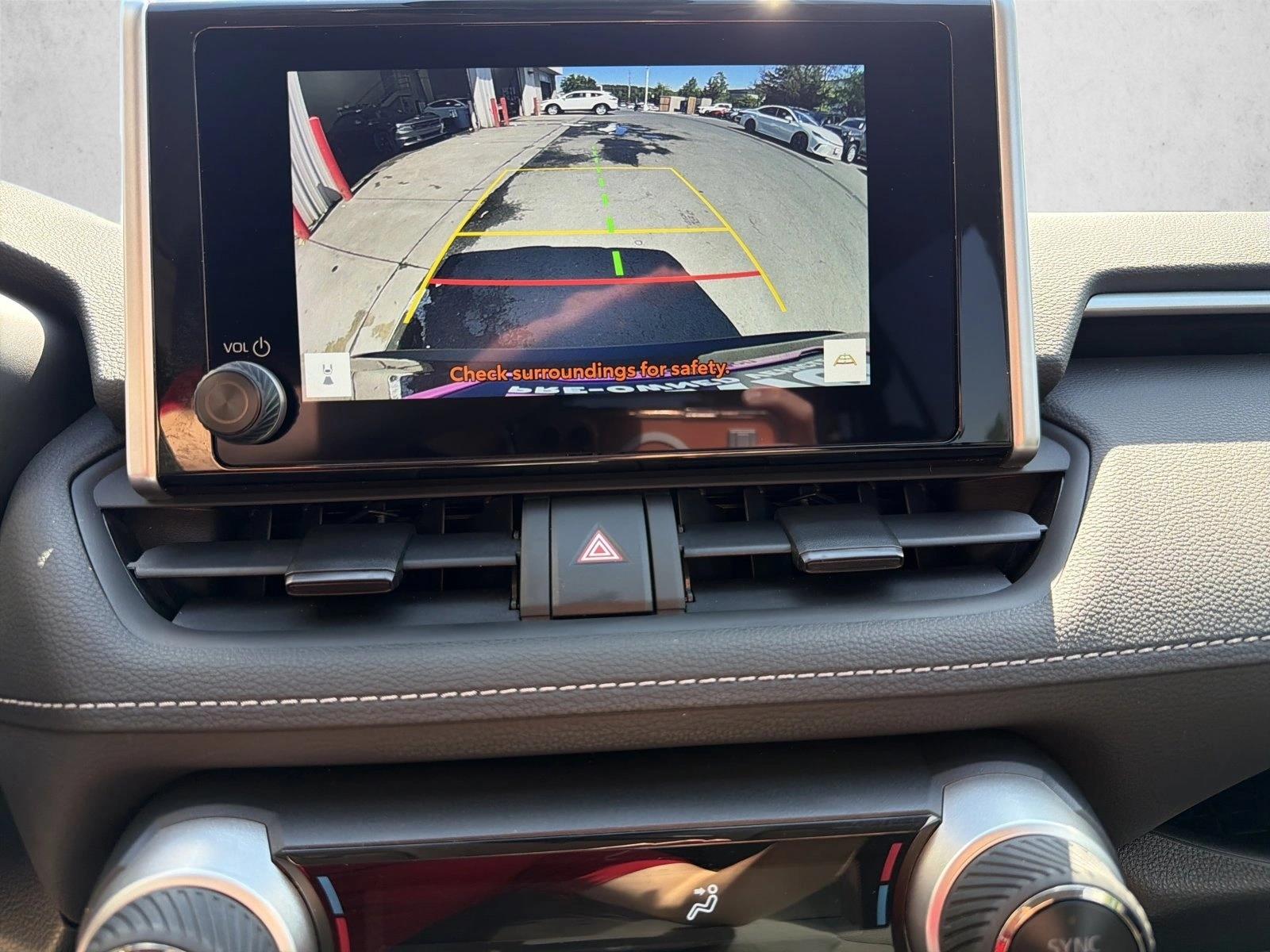 2025 Toyota RAV4 LE - Photo 19