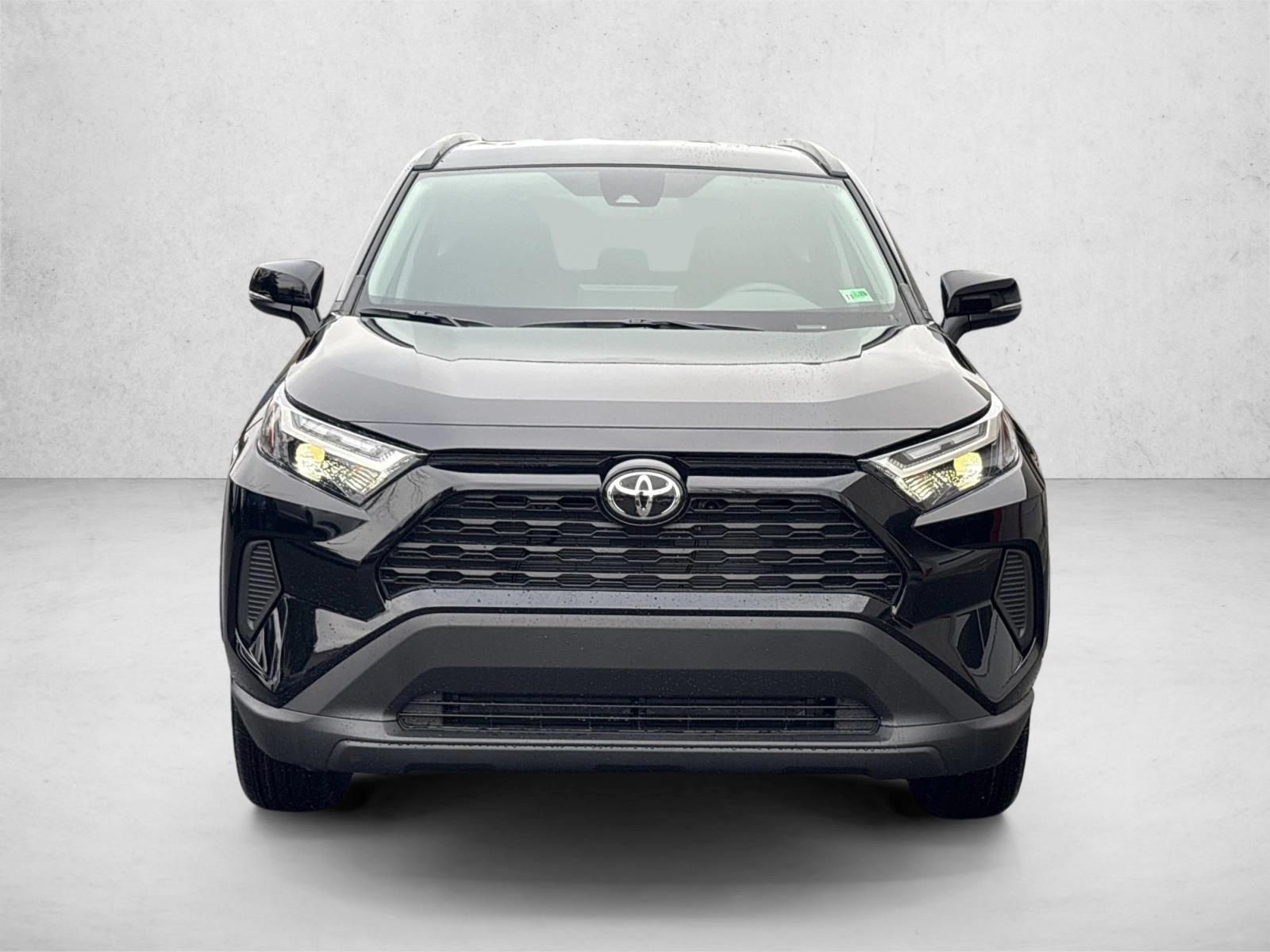 2025 Toyota RAV4 Hybrid LE photo 2