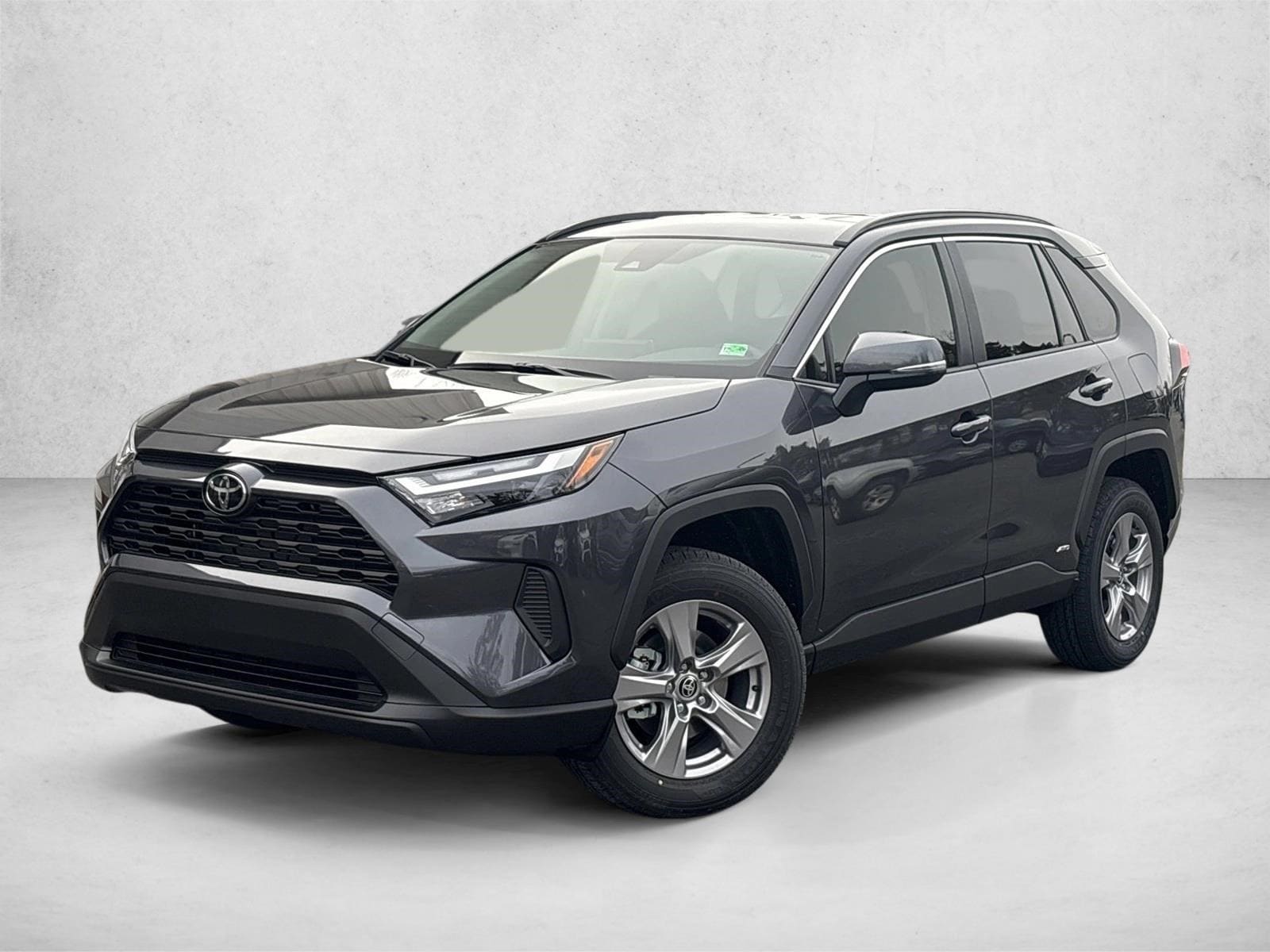 2025 Toyota RAV4 XLE's photo