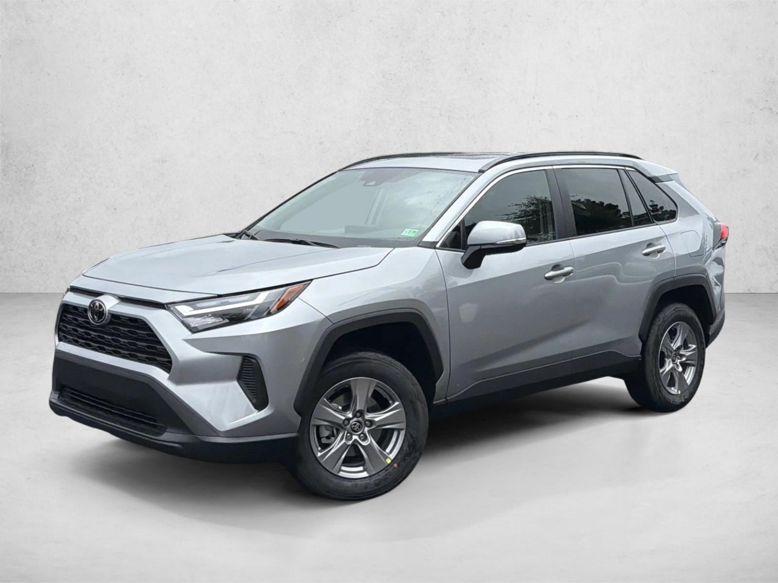 2025 Toyota RAV4 XLE's photo