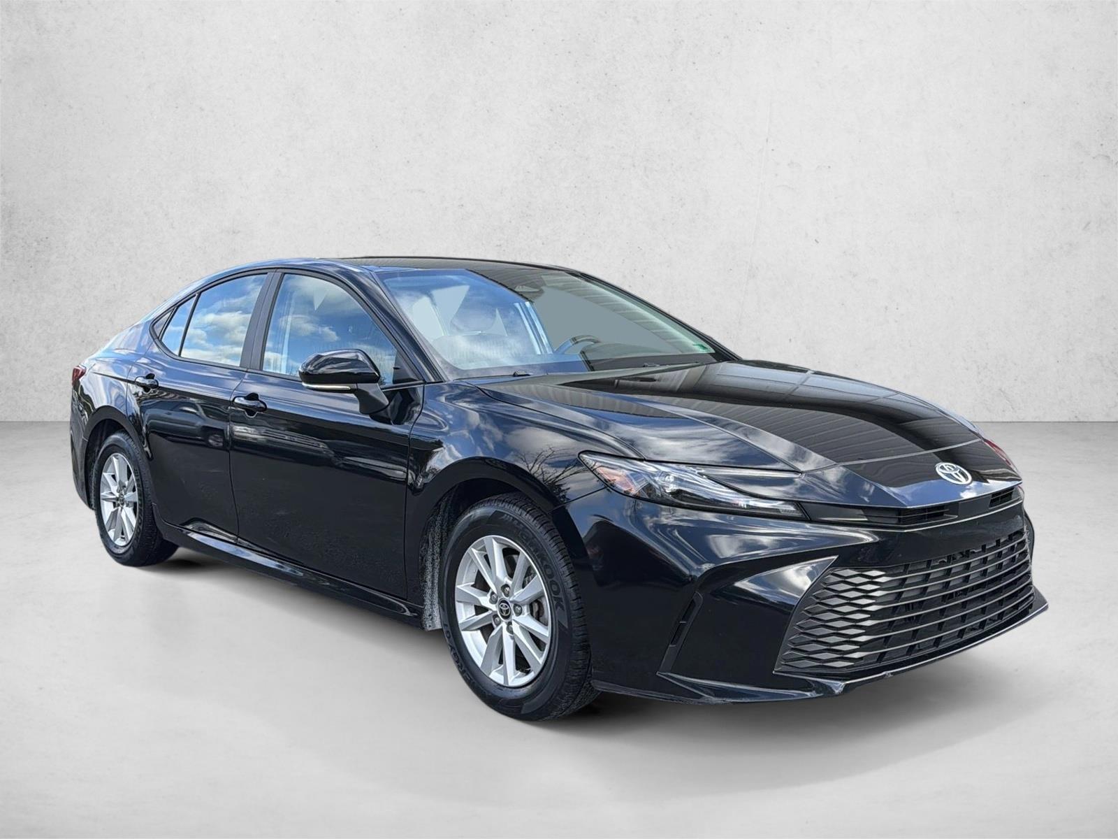 2025 Toyota Camry LE photo 3