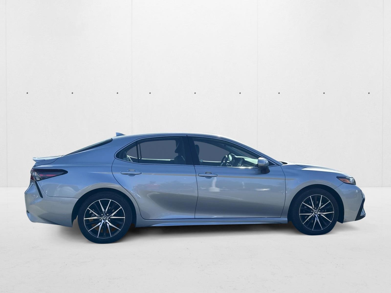 2024 Toyota Camry SE photo 4