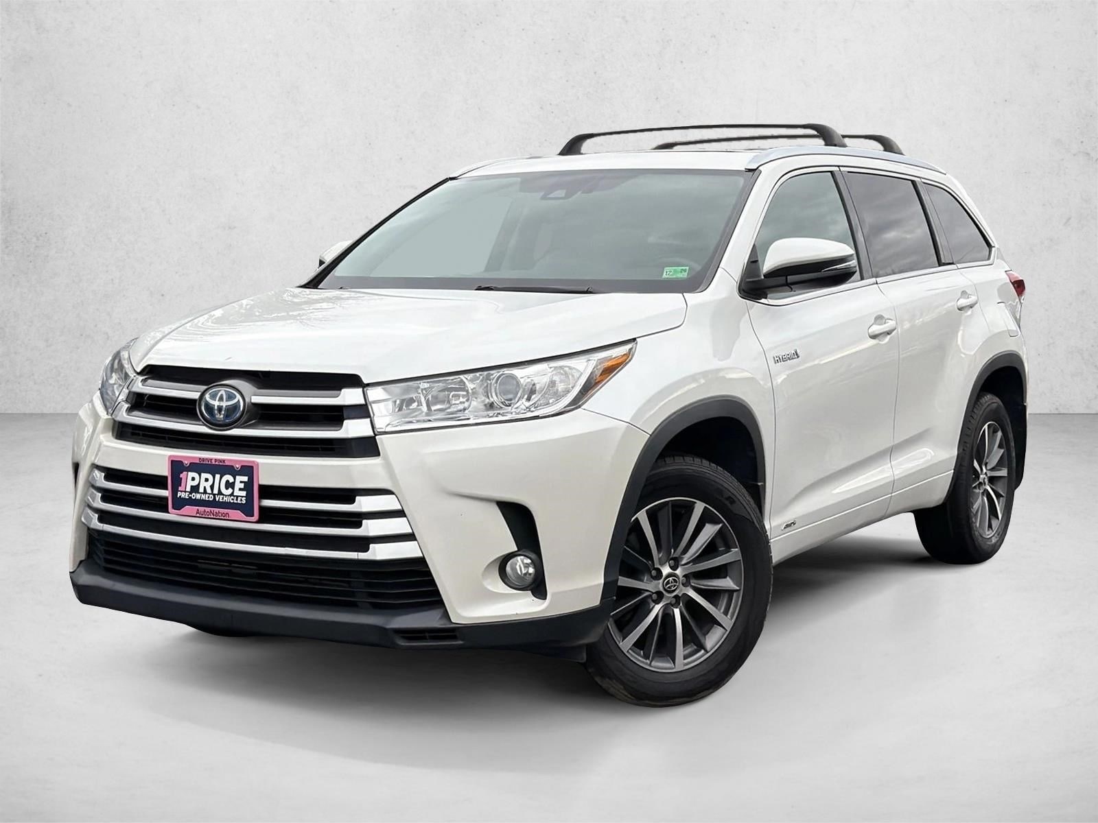 2017 Toyota Highlander XLE's photo