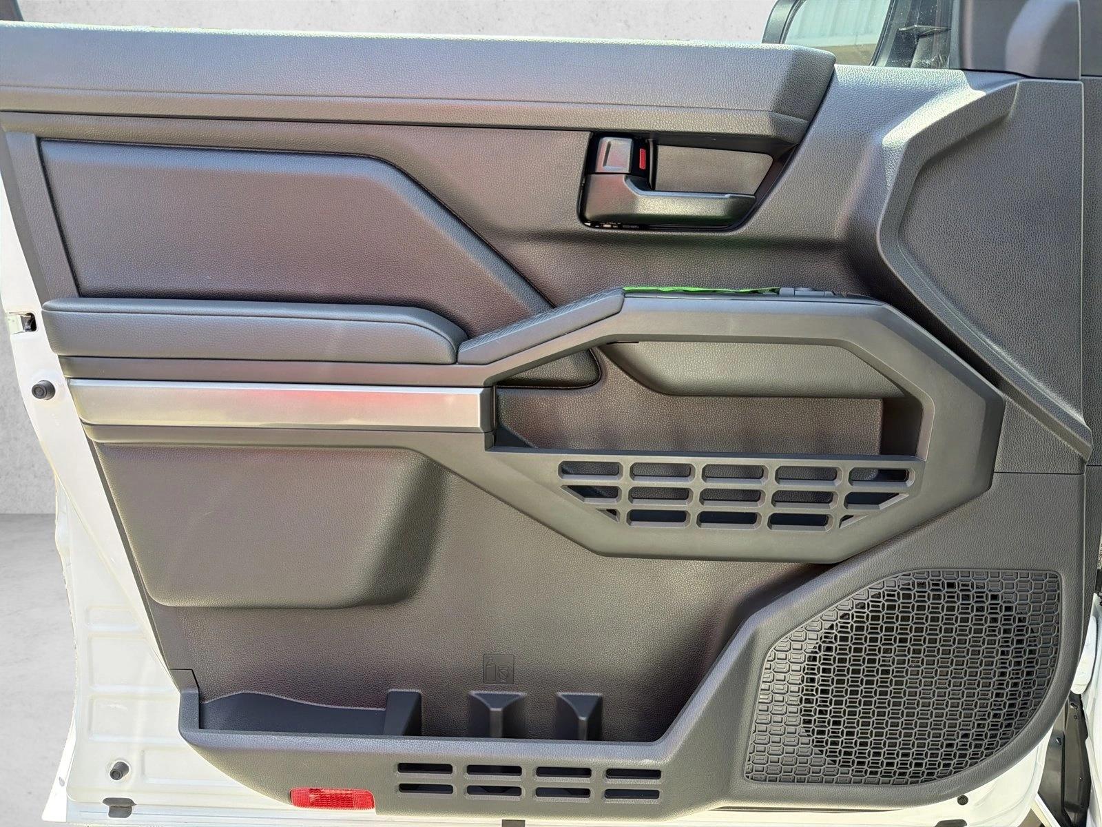 2026 Toyota Tacoma SR5 - Photo 9