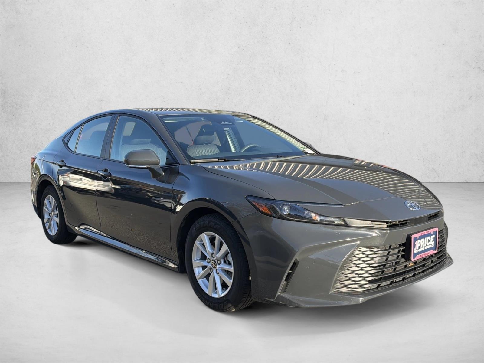 2025 Toyota Camry LE photo 3