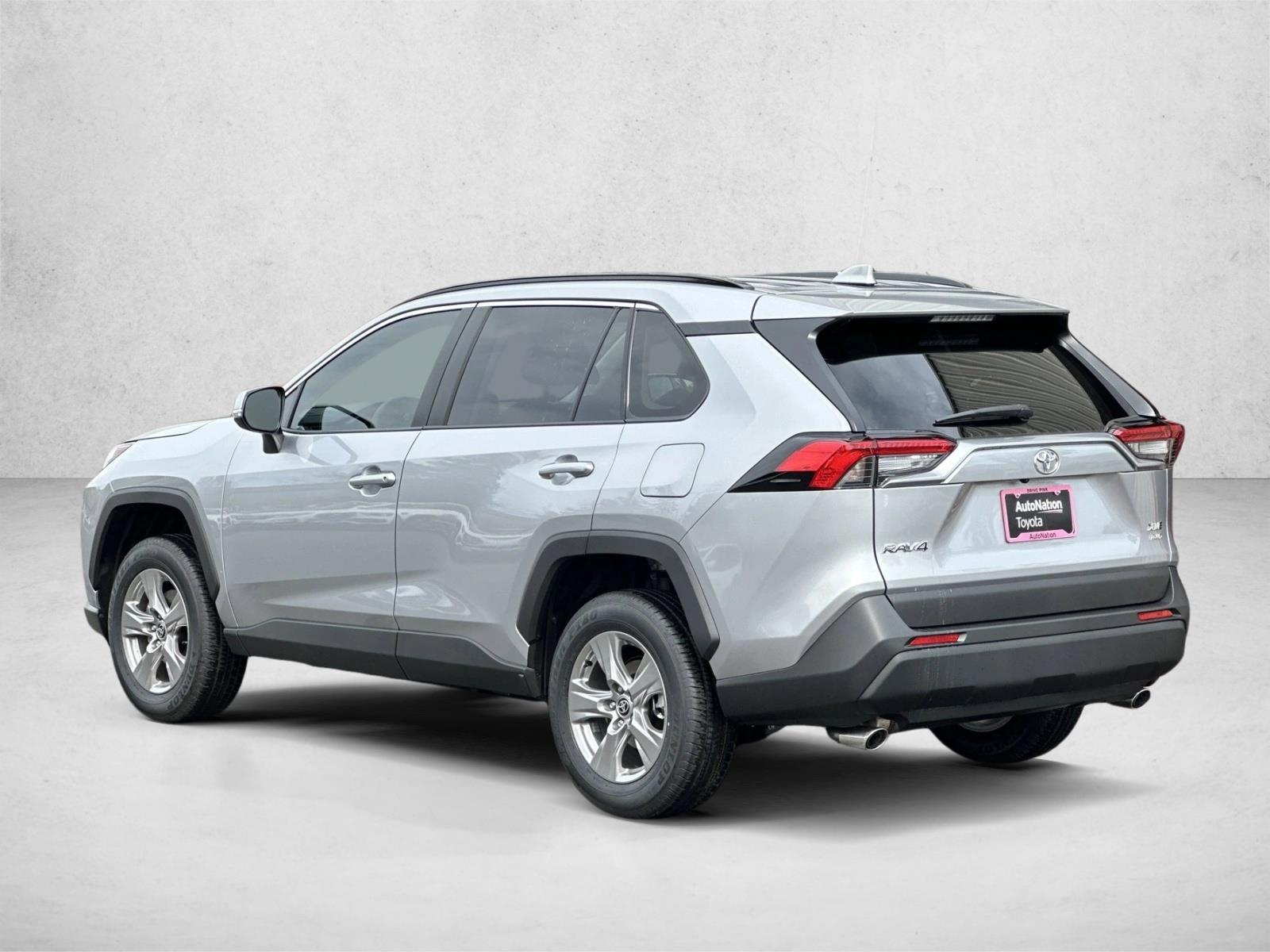 2025 Toyota RAV4 XLE photo 2