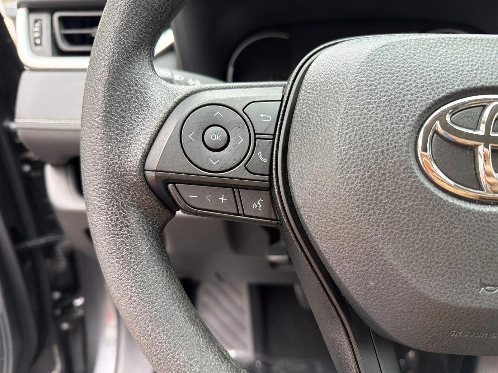 2025 Toyota RAV4 LE - Photo 15