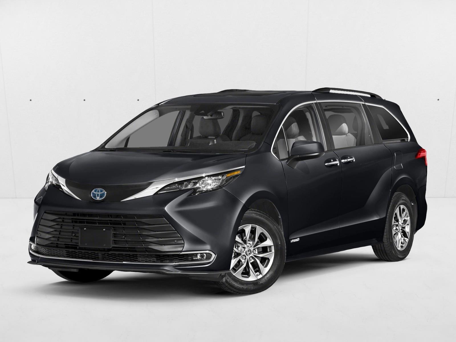 2024 Toyota Sienna XLE's photo