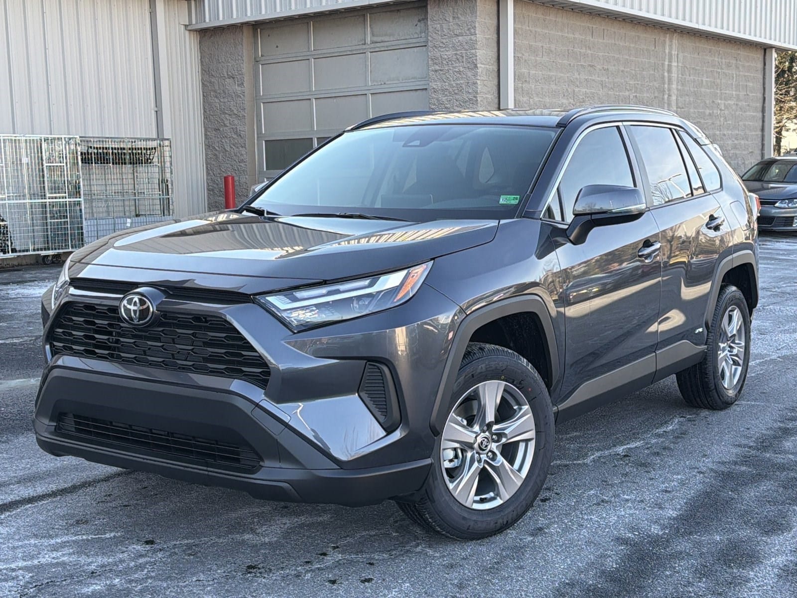 2025 Toyota RAV4 XLE's photo