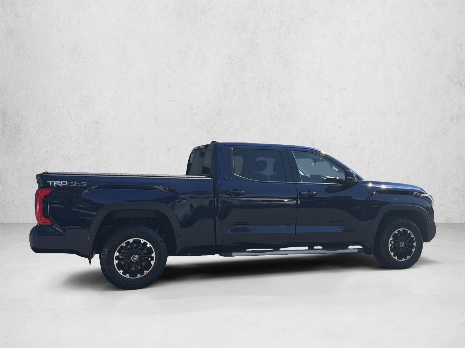 2022 Toyota Tundra SR5 CrewMax photo 4