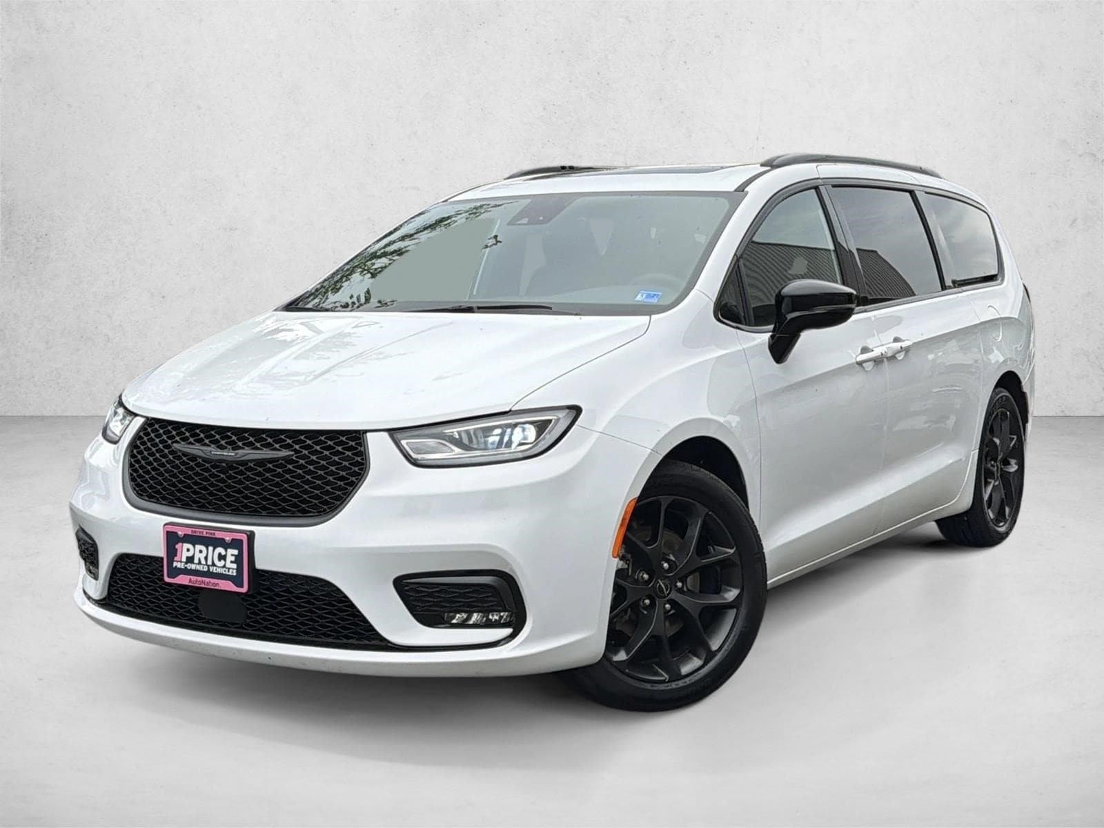 2025 Chrysler Pacifica Limited's photo