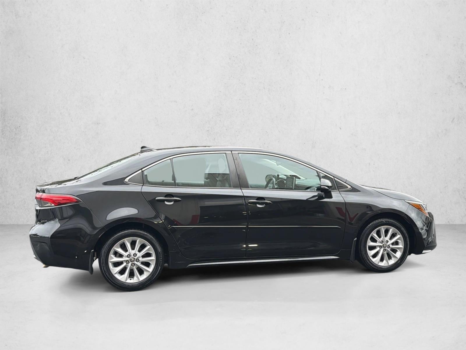 2021 Toyota Corolla XLE photo 4