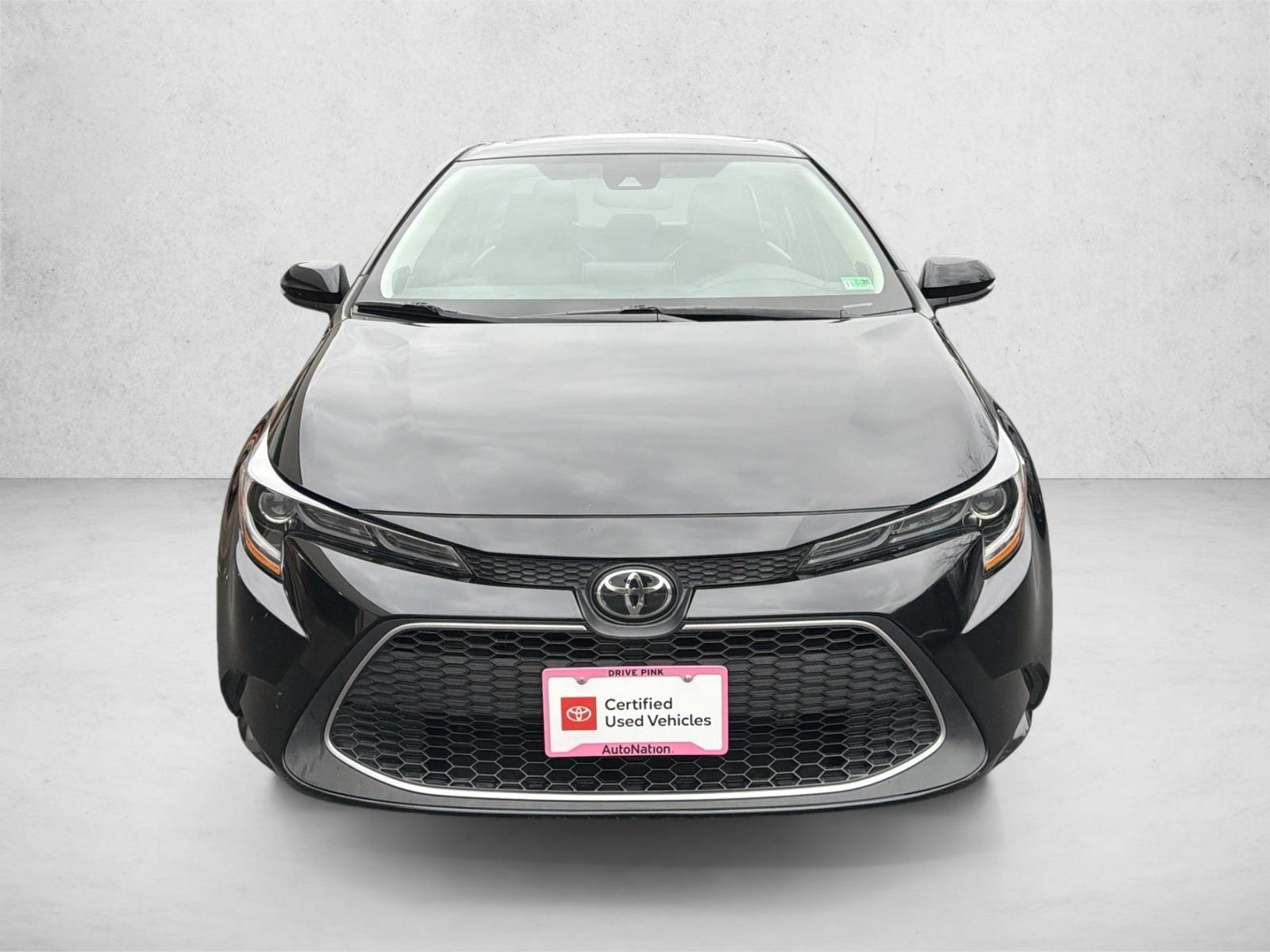 2021 Toyota Corolla XLE photo 2