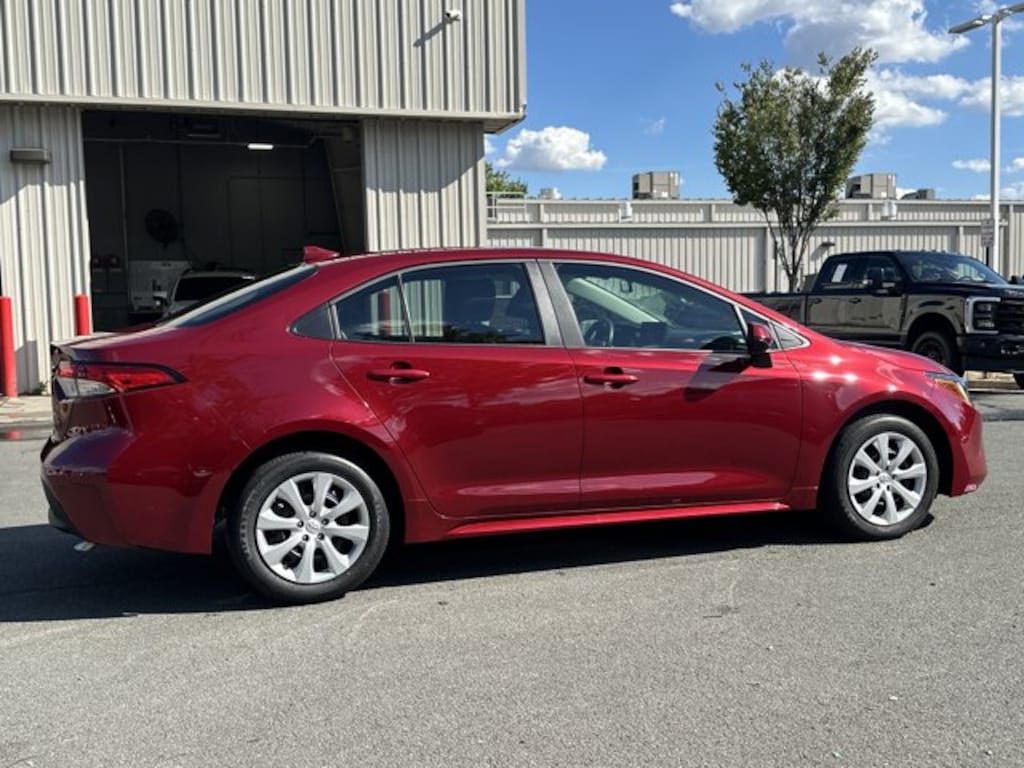 Certified 2025 Toyota Corolla LE Sedan