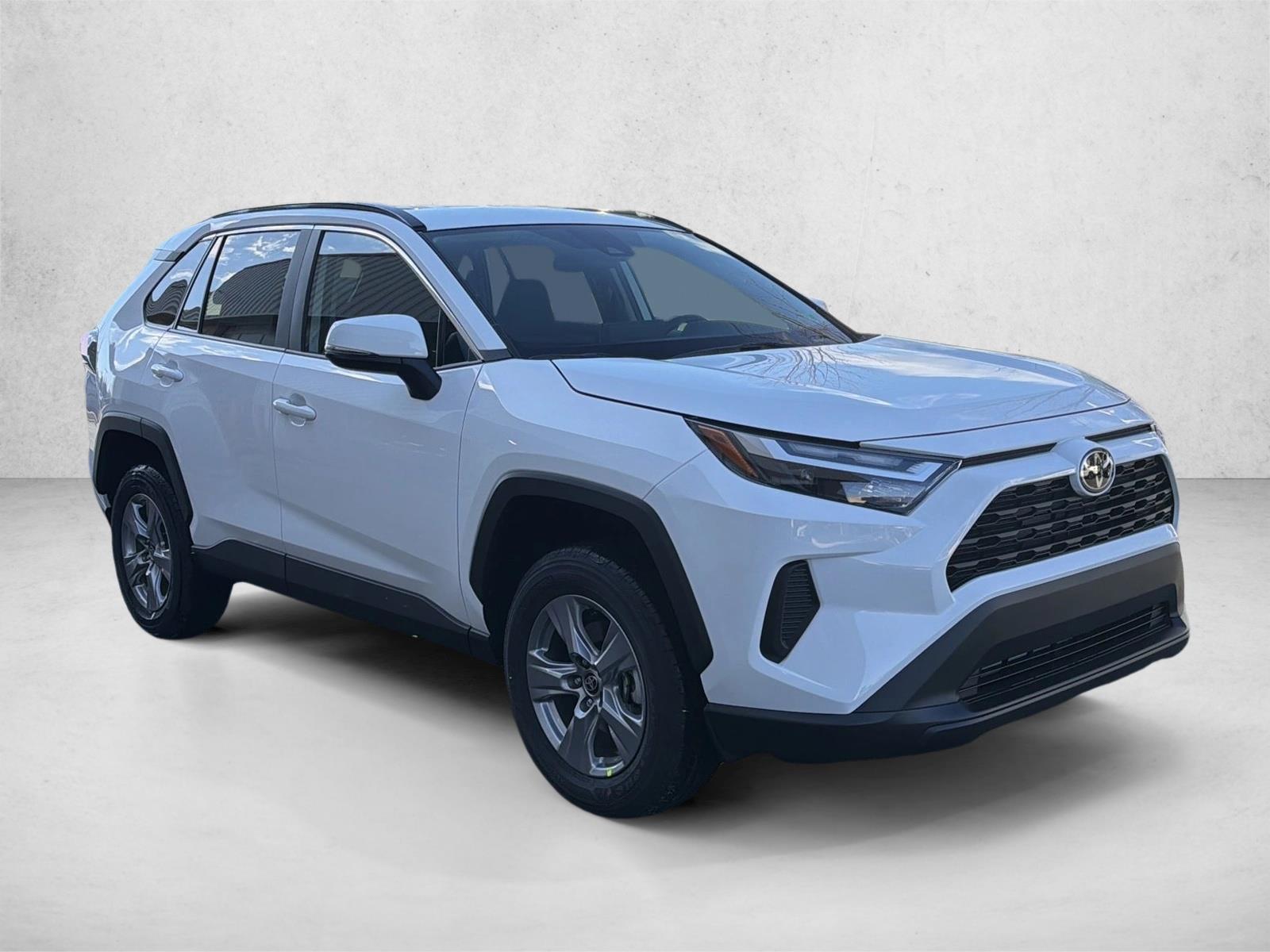 2025 Toyota RAV4 XLE photo 2