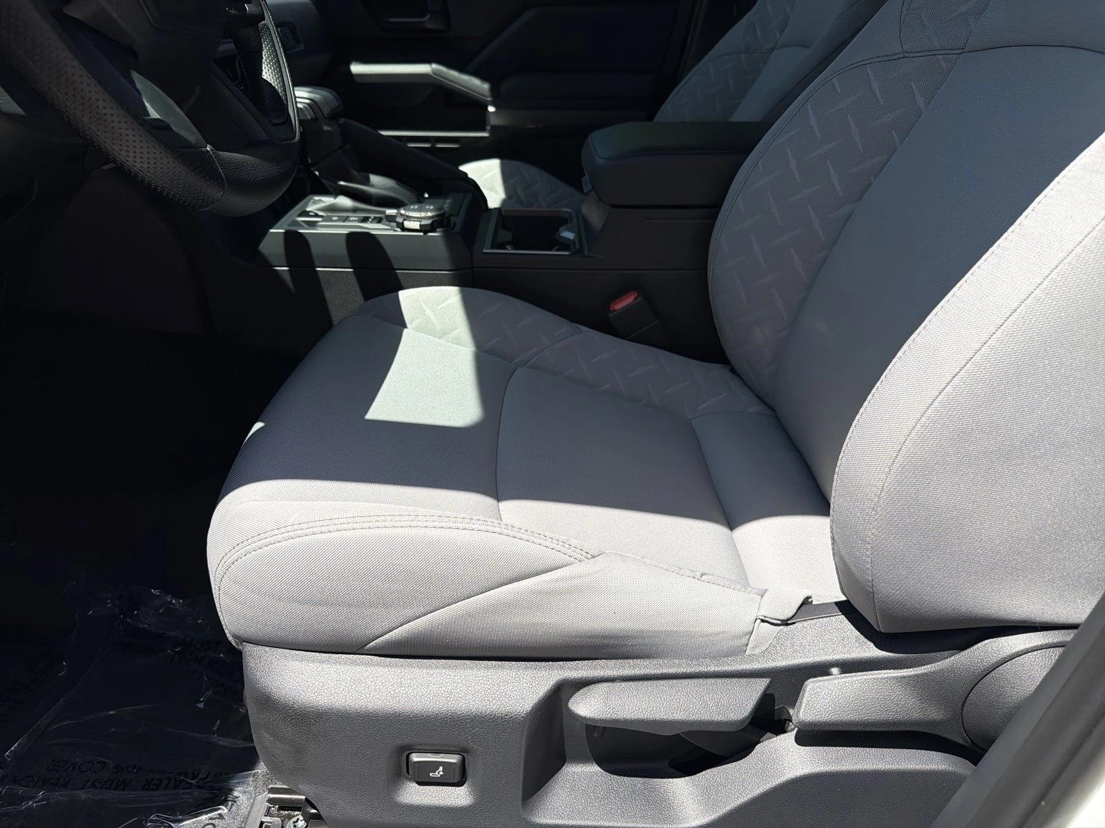 2026 Toyota Tacoma SR5 - Photo 11