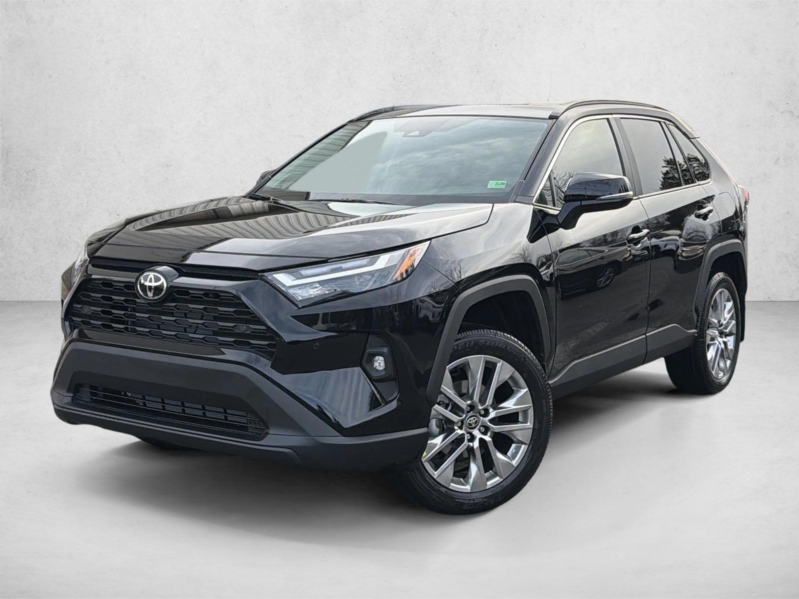 2025 Toyota RAV4 XLE Premium's photo