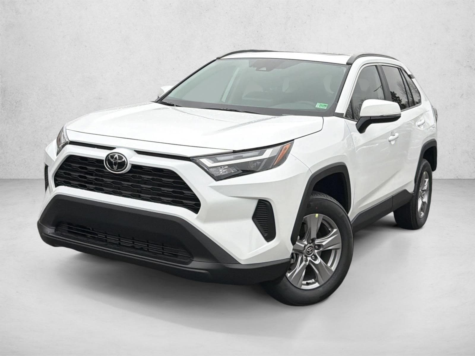2025 Toyota RAV4 XLE's photo